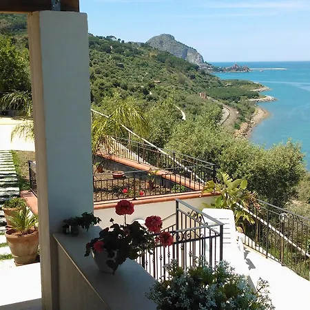 Plaia Degli Uccelli * Cefalù